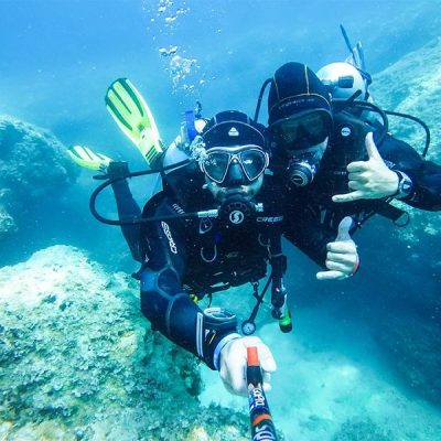 scuba dive picture selfie underwater - selfiestick.bg